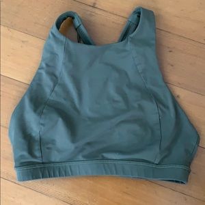 Lululemon sports bra size 6